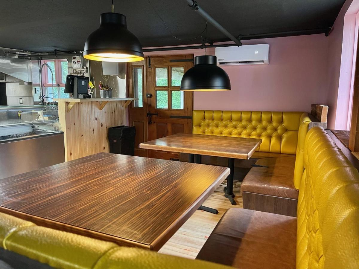 Jaune Hotel-Boutique Saint-Gédéon Esterno foto